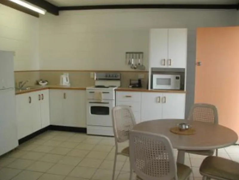 Palm View Holiday Apartments Bowen 4*,  Australia