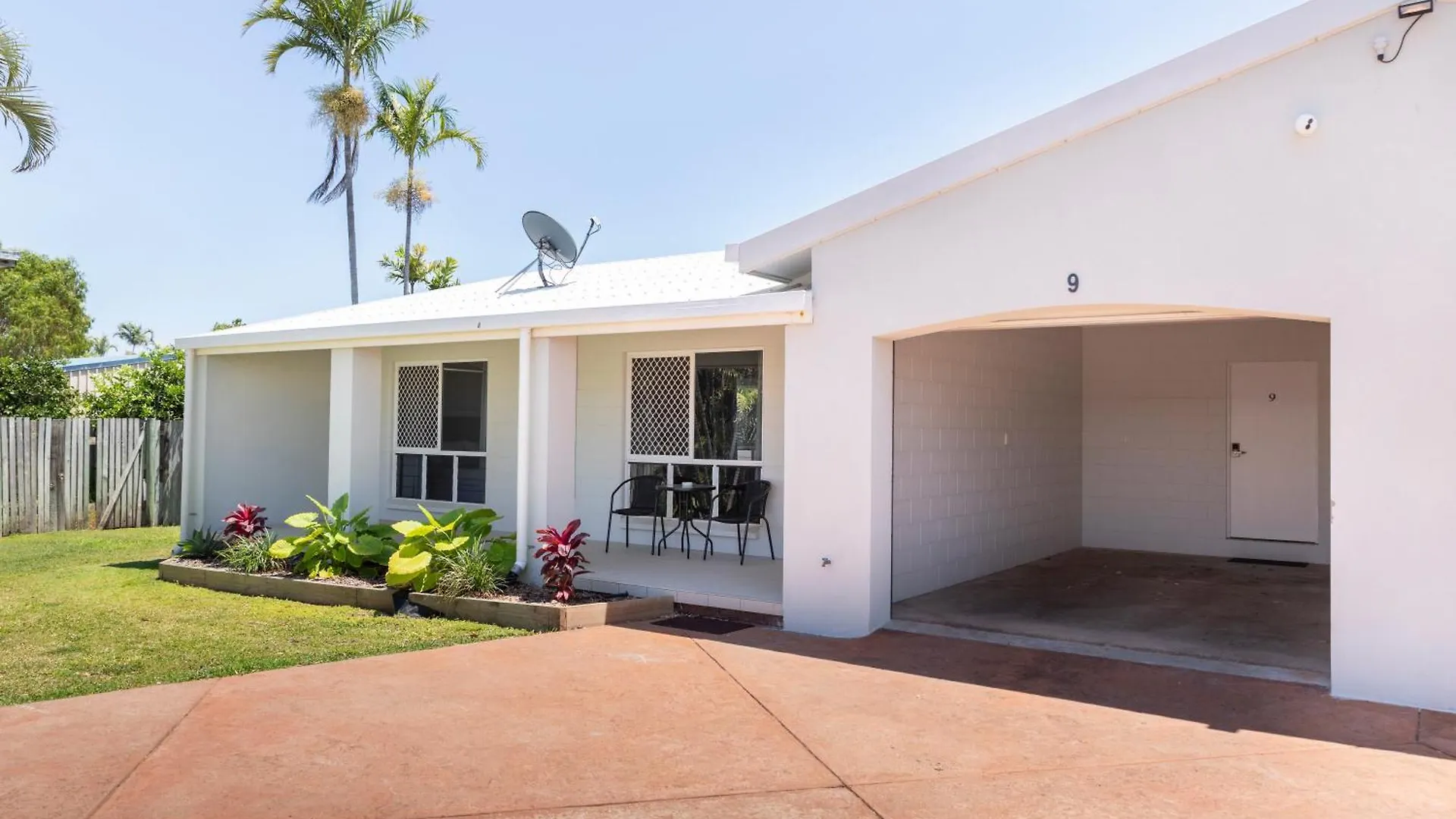 Palm View Holiday Apartments Bowen 4*,  Australia