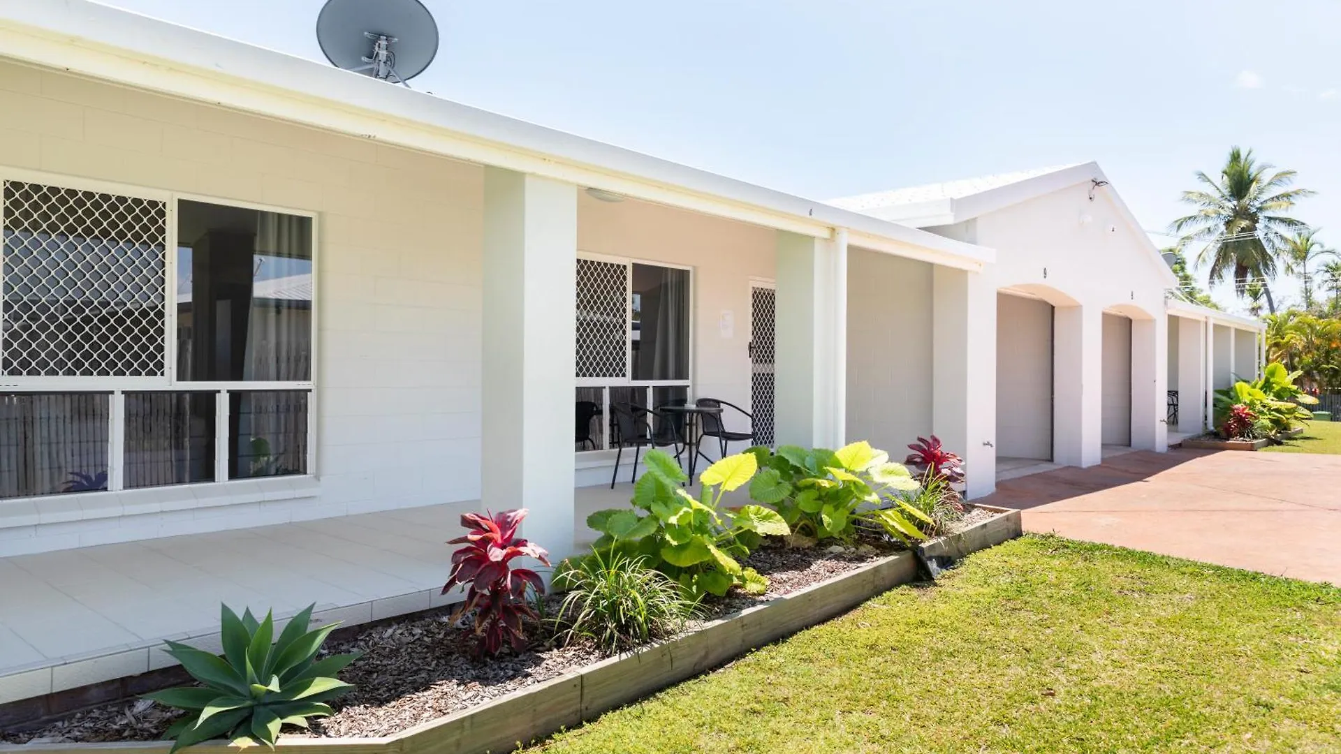 Palm View Holiday Apartments Bowen