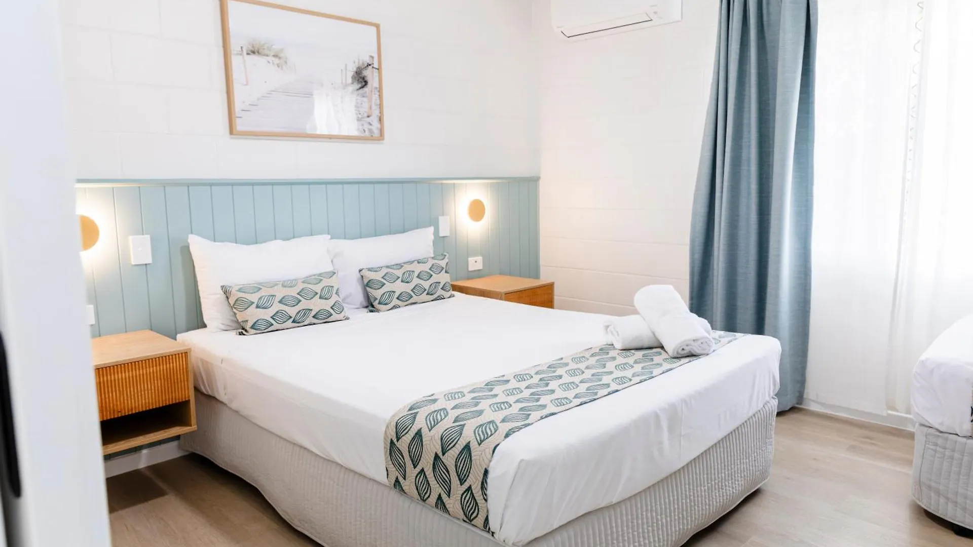 Palm View Holiday Apartments Bowen 4*,  Australia