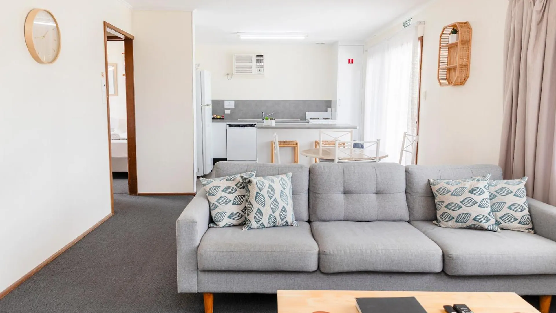 Palm View Holiday Apartments Bowen Aparthotel