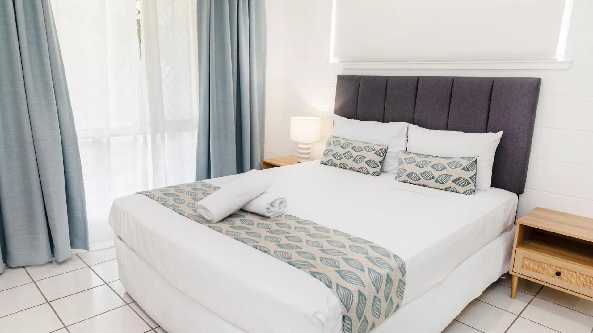 Palm View Holiday Apartments Bowen 4*,